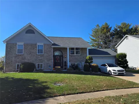 909 Cades Cv, Florissant, MO 63031