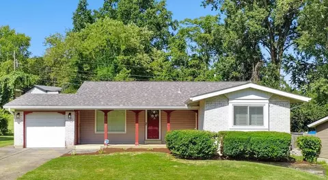 11855 Rollingsford Dr, Florissant, MO 63033