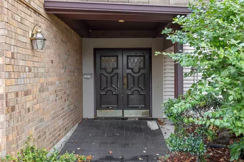 1279 Guelbreth Ln #308, Saint Louis, MO 63146