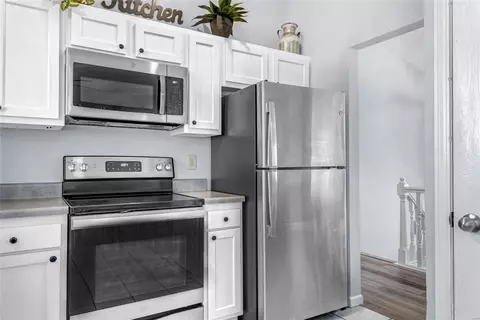 Kitchen - 133 Lamplighter Way, O'fallon, MO 63368 photo 4 of 4