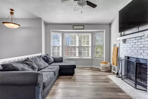 Living - 133 Lamplighter Way, O'fallon, MO 63368 photo 4 of 4