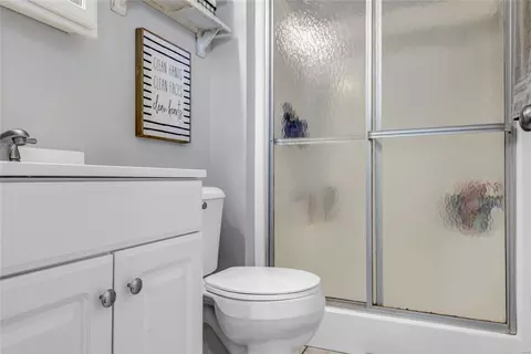 Bath - 133 Lamplighter Way, O'fallon, MO 63368 photo 2 of 2