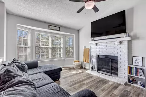 Living - 133 Lamplighter Way, O'fallon, MO 63368 photo 1 of 4