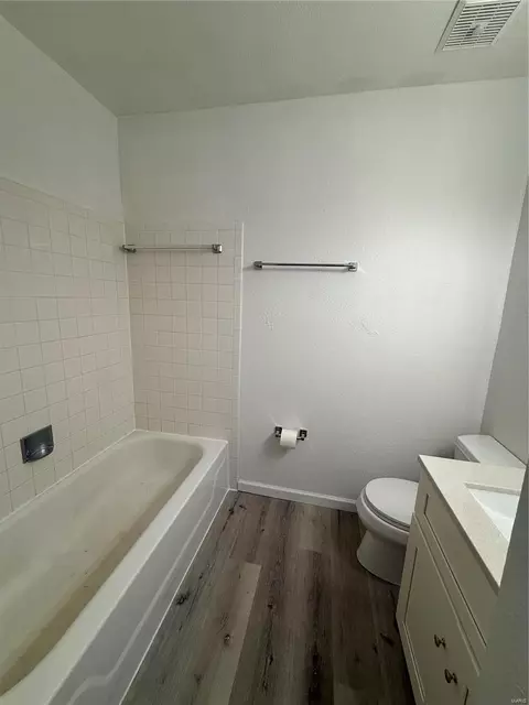 Bath - 1131 Whitegate Ct, O'fallon, MO 63366 photo 1 of 2