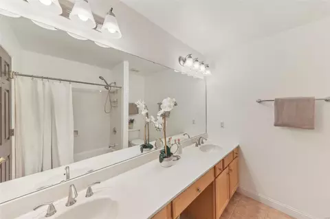 Bath - 533 Red Rock Dr, Wildwood, MO 63011 photo 1 of 8