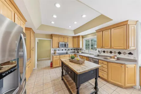 Kitchen - 533 Red Rock Dr, Wildwood, MO 63011 photo 2 of 6