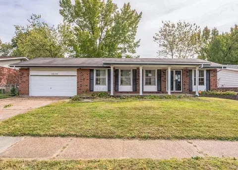 4478 Papal Dr, Florissant, MO 63033