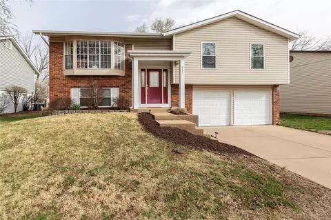 Exterior - 337 Bellestri Dr, Ballwin, MO 63021 photo 2 of 3