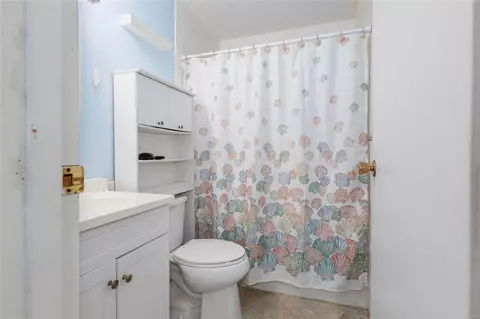 Bath - 337 Bellestri Dr, Ballwin, MO 63021 photo 1 of 3