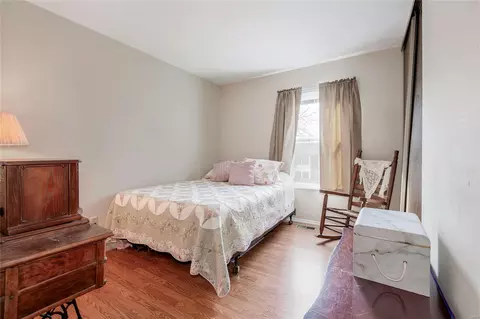 Bedroom - 337 Bellestri Dr, Ballwin, MO 63021 photo 2 of 3