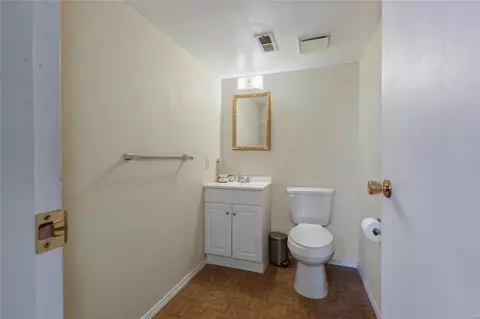 Bath - 337 Bellestri Dr, Ballwin, MO 63021 photo 3 of 3