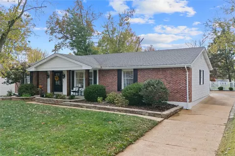 Exterior - 401 Hill Trail Dr, Ballwin, MO 63011 photo 2 of 6