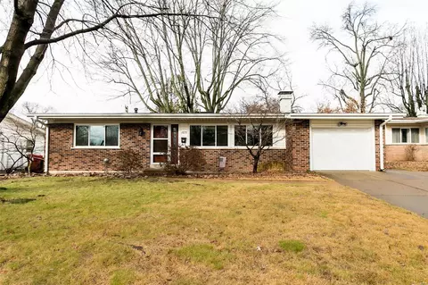 1575 Fairmount Dr, Florissant, MO 63033
