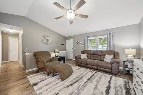 1329 Osage Meadows Dr, O'fallon, MO 63366 photo 5
