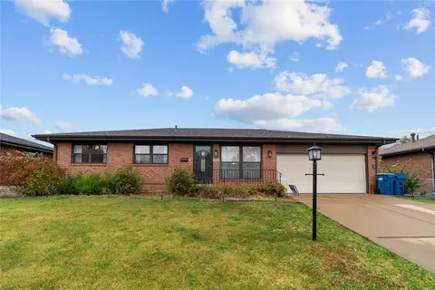 4306 Schmittwoods Ct, Saint Louis, MO 63123