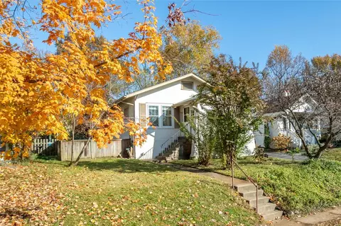 747 Greeley Ave, Webster Groves, MO 63119