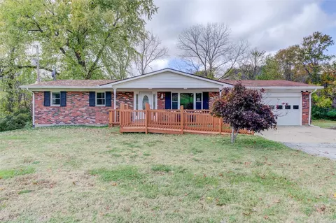 1221 Birdie Hills Rd, Saint Peters, MO 63376