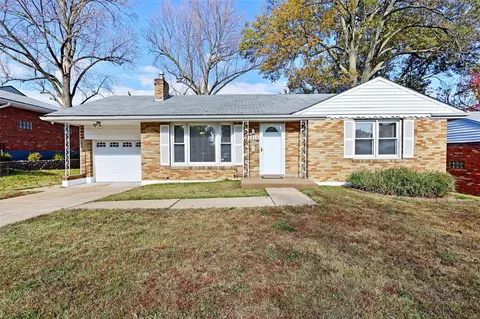 1215 Yukon Dr, Saint Louis, MO 63137