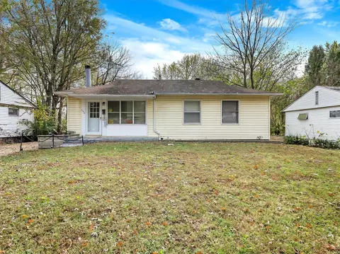 1736 Nemnich Ave, Saint Louis, MO 63136