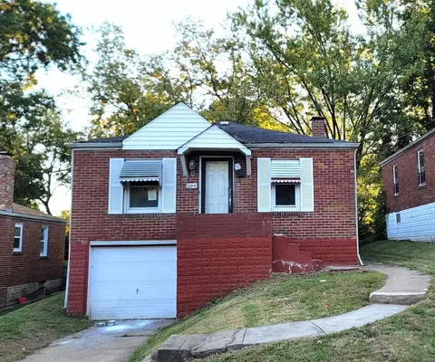 7104 Florence Pl, Saint Louis, MO 63136