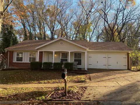 816 La Feil Dr, Manchester, MO 63021