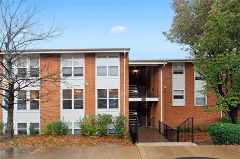 1976 Greenglen Dr #203, Saint Louis, MO 63122