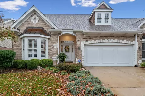 983 Chesterfield Villas Cir, Chesterfield, MO 63017