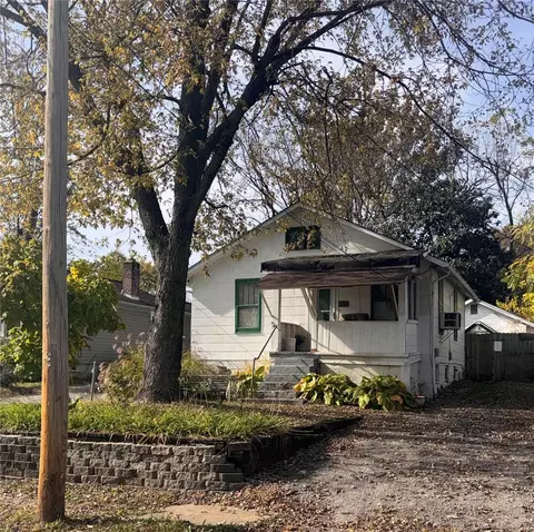 3223 Calvert Ave, Breckenridge Hills, MO 63114