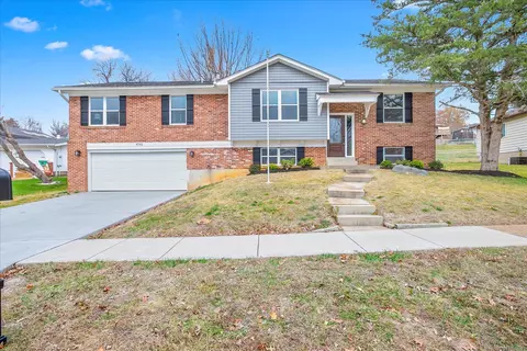 4761 Kingbird Ln, Saint Louis, MO 63128