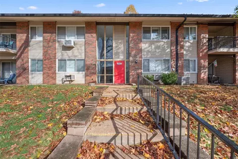 9067 Villaridge Ct #G, Saint Louis, MO 63123