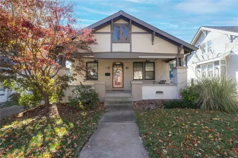 7474 Teasdale Ave, Saint Louis, MO 63130
