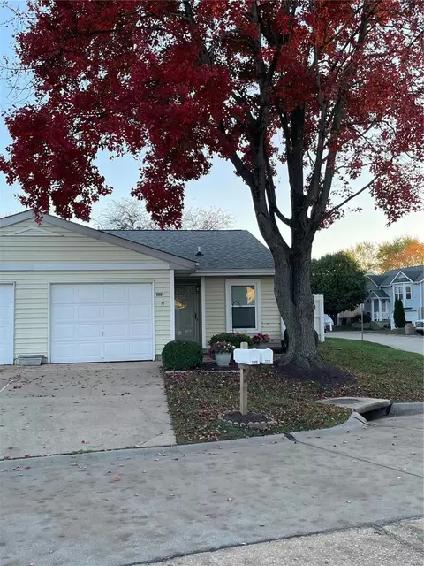 3251 Meadow Trail Dr #83, Saint Peters, MO 63376