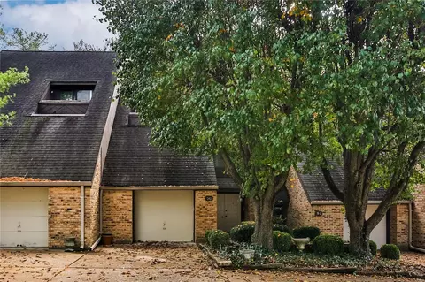 946 Somerfor Pl, Saint Louis, MO 63141
