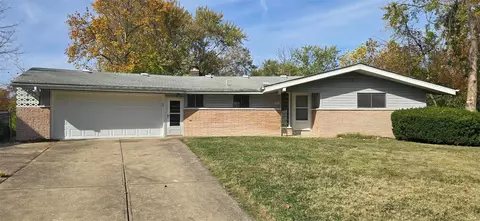 11 Oxford Pl, Saint Charles, MO 63301