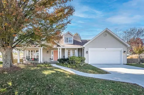 6 Redstart Ct, Ballwin, MO 63021