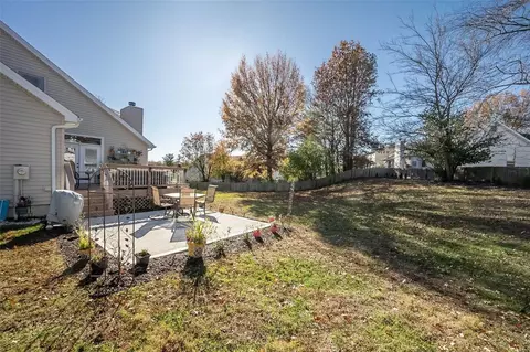 Exterior - 6 Redstart Ct, Ballwin, MO 63021 photo 5 of 8