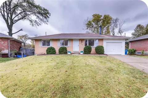10036 Saint Simon Ct, Saint Louis, MO 63123