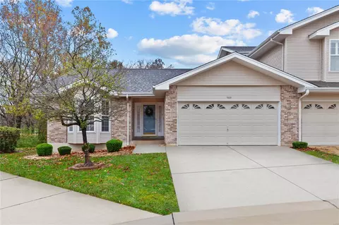 909 Palmer Ct, Lake Saint Louis, MO 63367