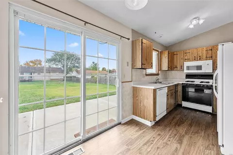 Kitchen - 1326 Trading Post Ln, O'fallon, MO 63366 photo 5 of 5