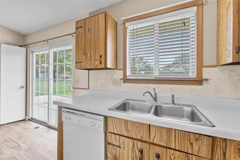 Kitchen - 1326 Trading Post Ln, O'fallon, MO 63366 photo 4 of 5