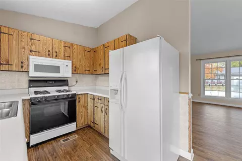 Kitchen - 1326 Trading Post Ln, O'fallon, MO 63366 photo 1 of 5