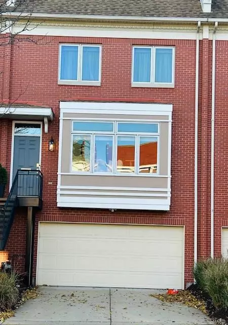 4232 Laclede Ave #B, Saint Louis, MO 63108