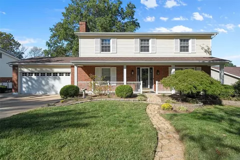 855 Green Lantern Ln, Ballwin, MO 63011 photo 2