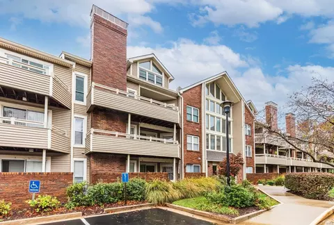 1010 Thoreau Ct #211, Saint Louis, MO 63146