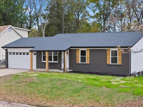 33 Gardenview Dr, Saint Peters, MO 63376