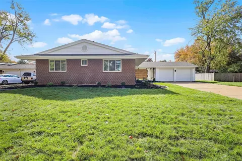 12550 Larkwood Dr, Saint Louis, MO 63146