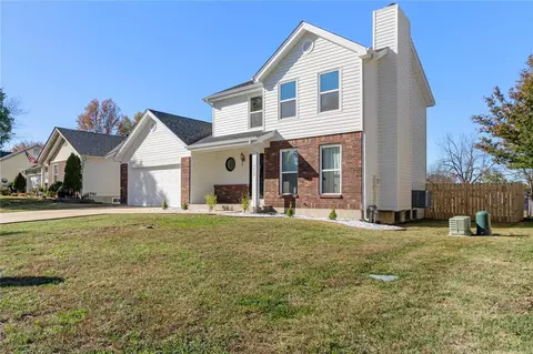 1213 Cloverbrook Dr, Saint Charles, MO 63304