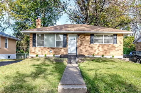 1128 Ursula Ave, Saint Louis, MO 63130