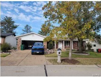 2829 Gladwood Dr, Saint Louis, MO 63129