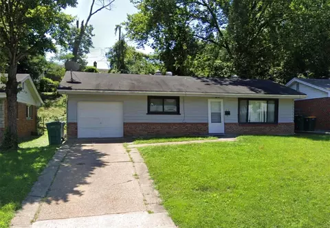 836 Marias Dr, Saint Louis, MO 63137